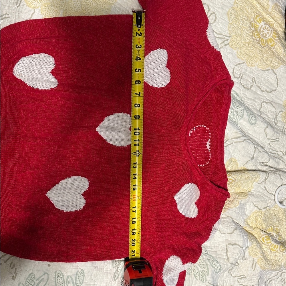 Red Heart Pattern Sweater - Picture 5 of 5